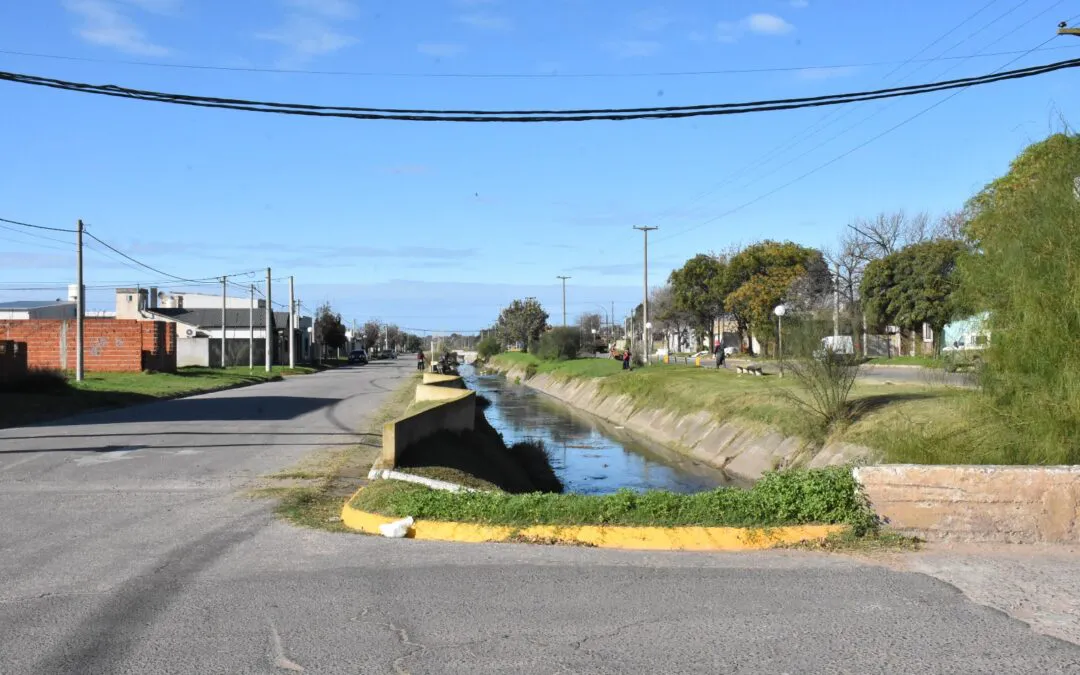 Limpieza-canal-Llambias-1-1080x675