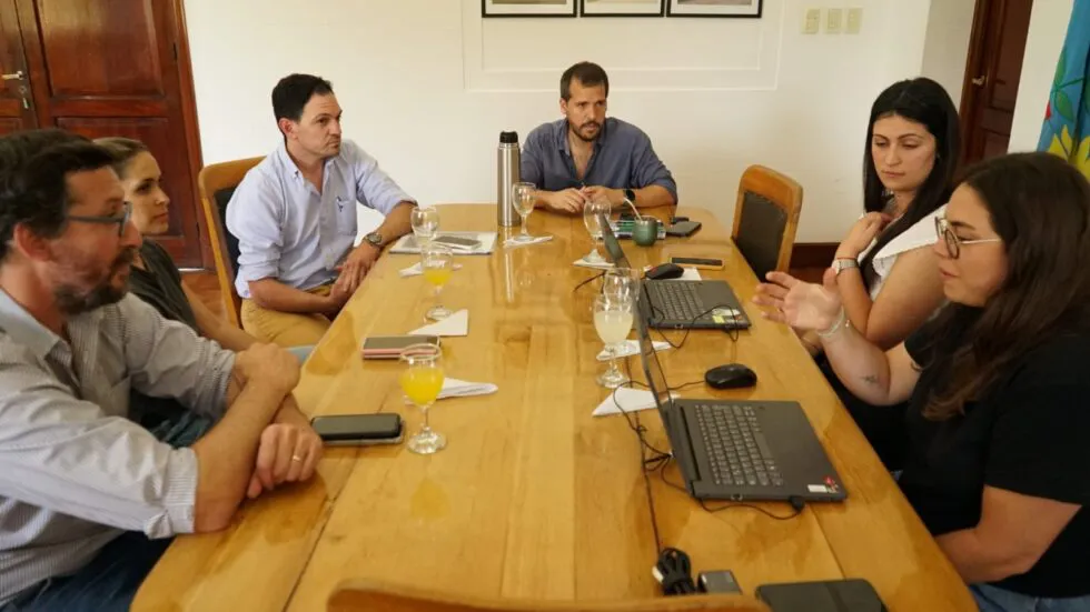 Visita-funcionarias-de-Obras-Publicas-1-980x551