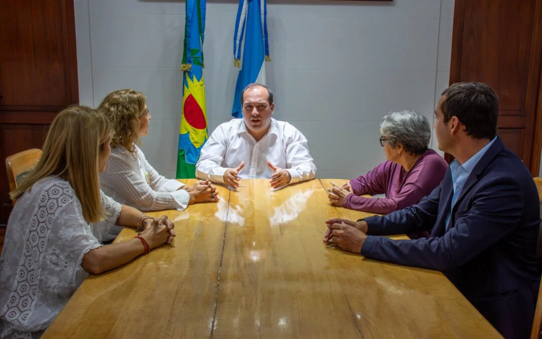 Reunion-ministra-de-Educacion-2-1-1080x675
