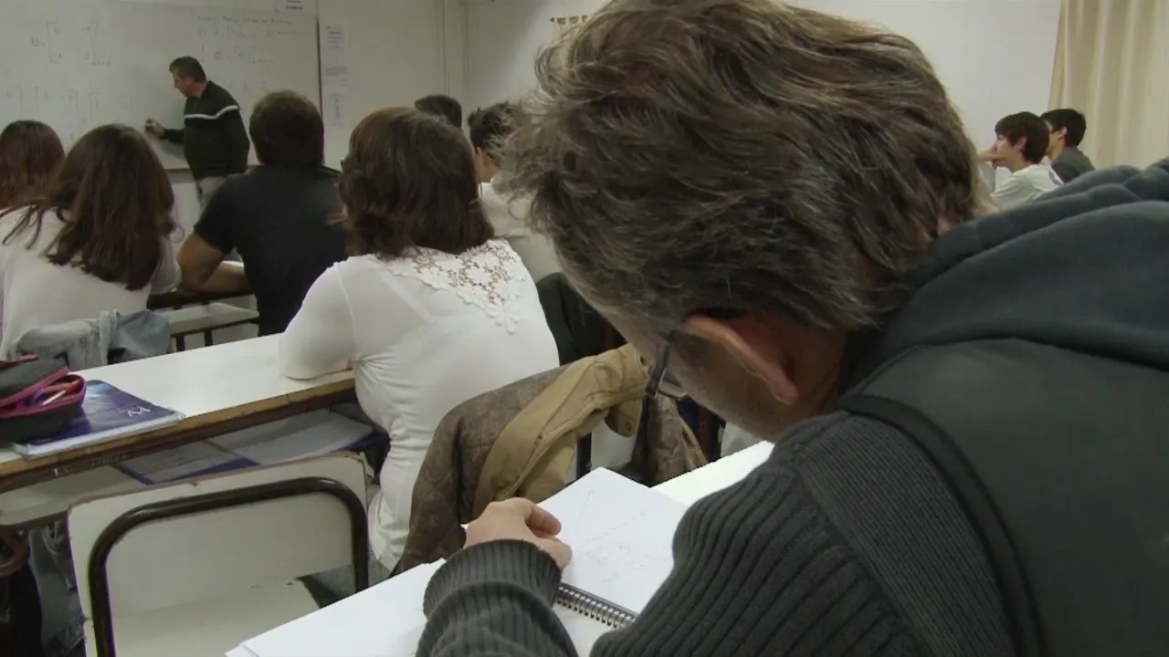 Estudiantes-jovenes-universidad-utn-1 (1)