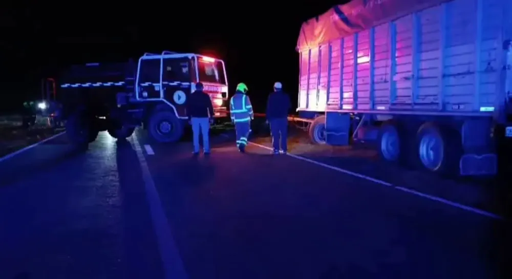 camion encajado