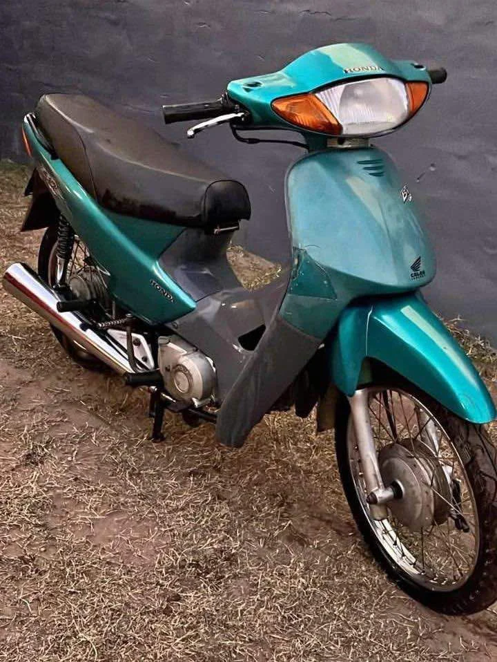 MOTO ROBADA EMILIANO SAENZ