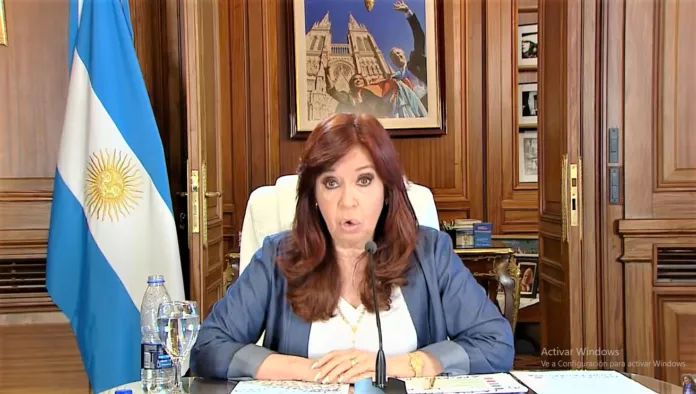 Cristina-Fernandez-YouTube-1-1-696x394