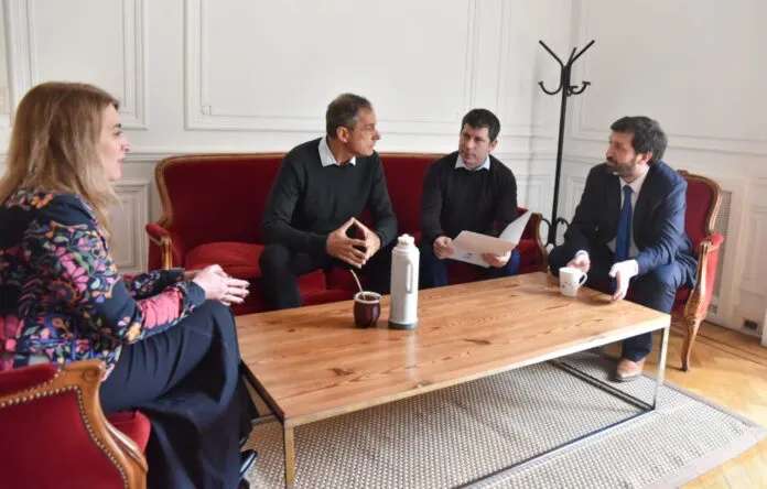 FOTO-RADICAL-696x444